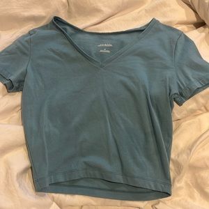 Light blue cropped v neck t-shirt